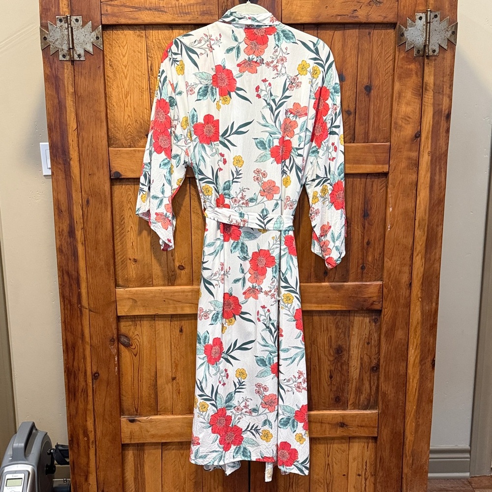 Z Supply Resort Robe/Coverup - Picture 3 of 4